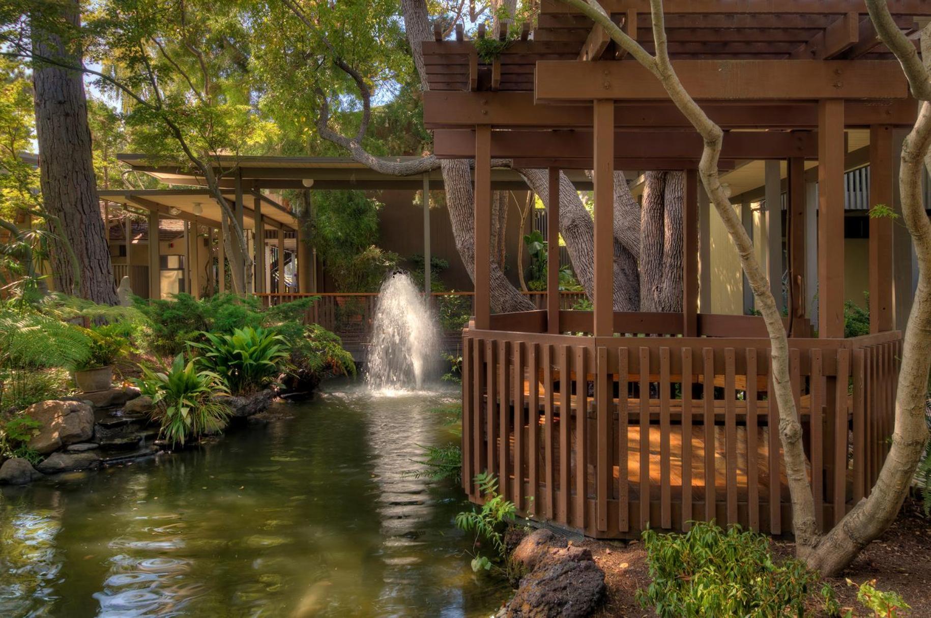 Dinah's Garden Hotel Palo Alto Luaran gambar